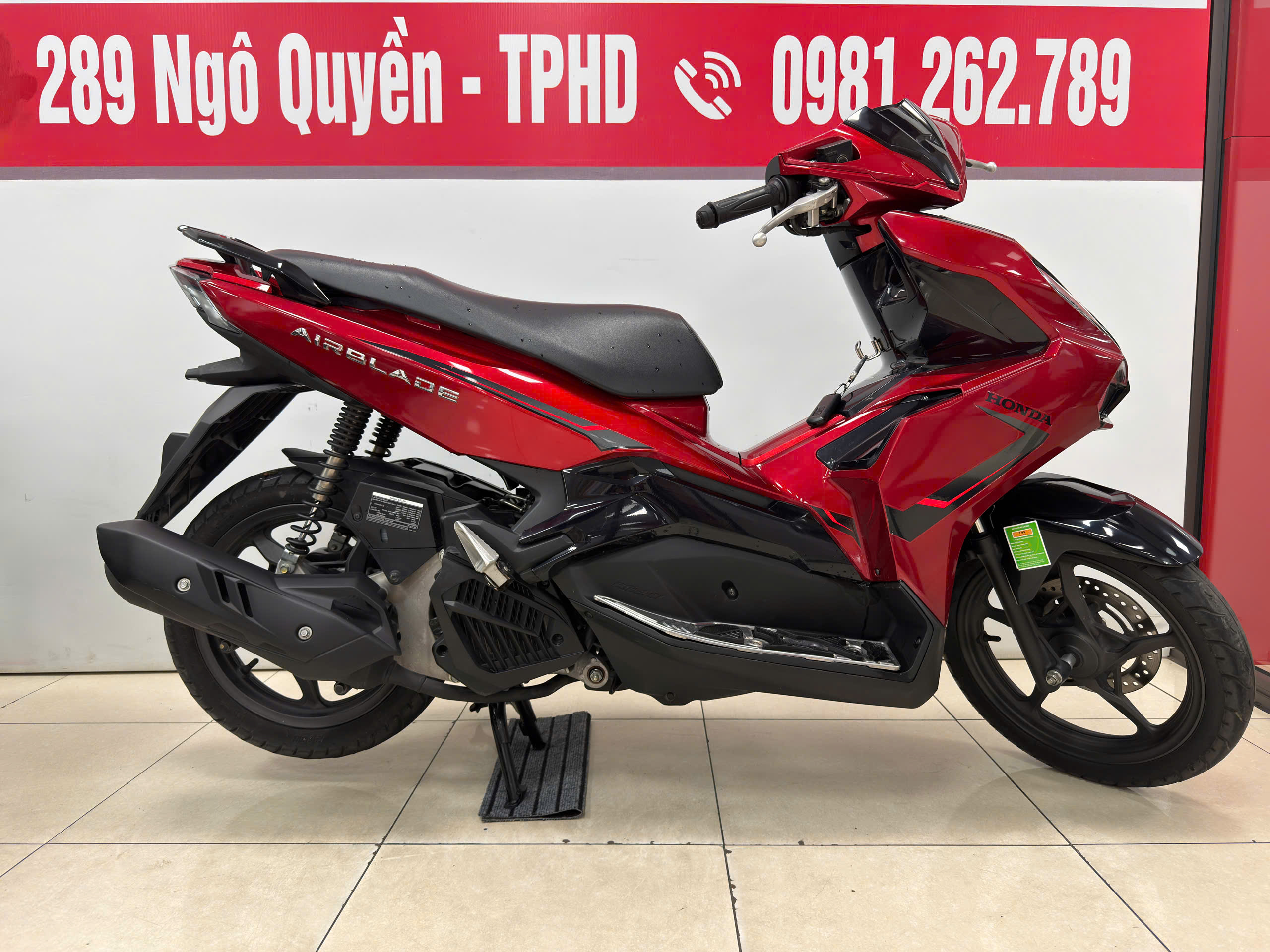 Air Blade 125cc-đỏ đen đời 2022 lốp liền đời(29190)